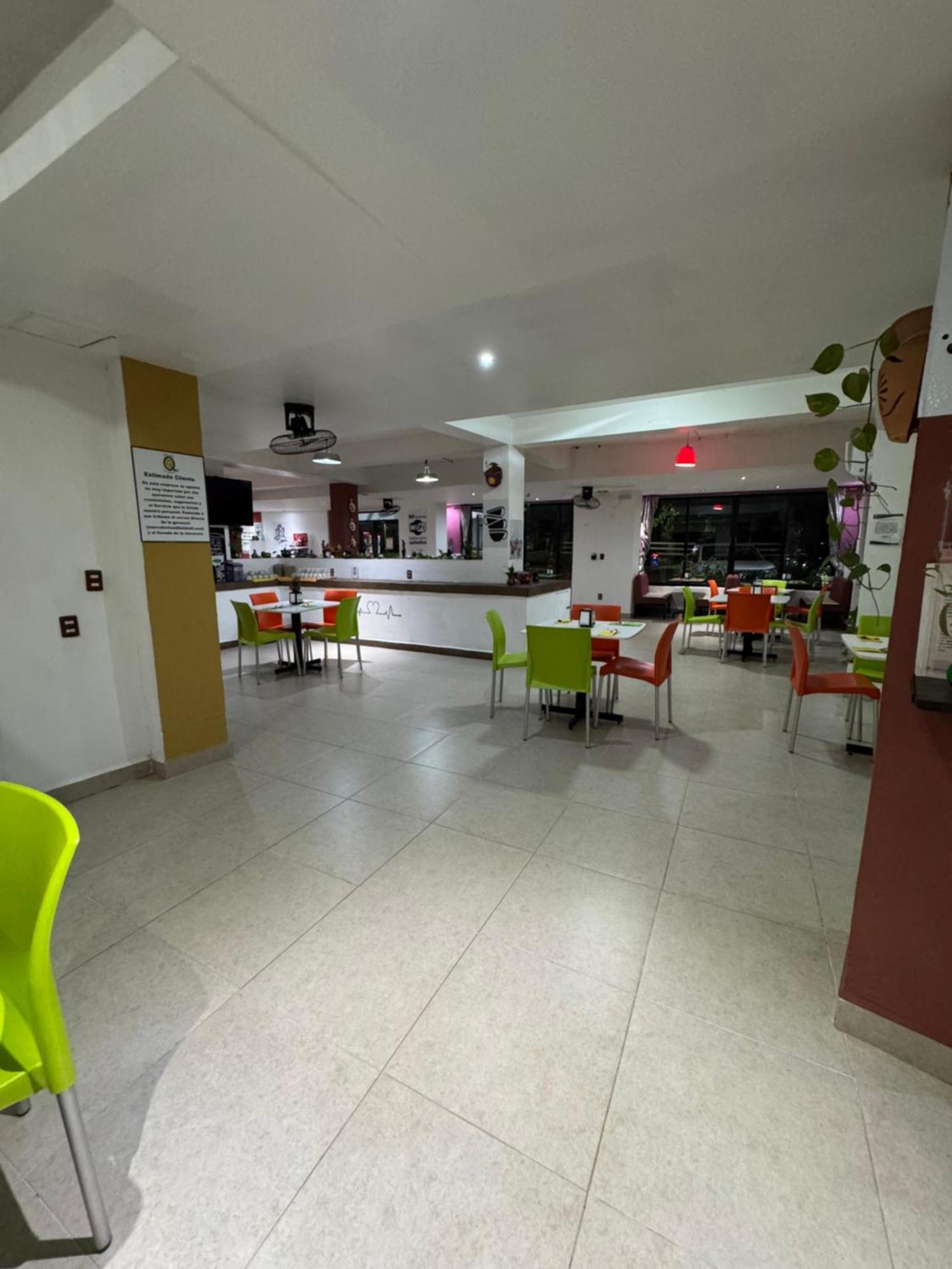 Hotel D Marco Exxpres Palenque Bagian luar foto